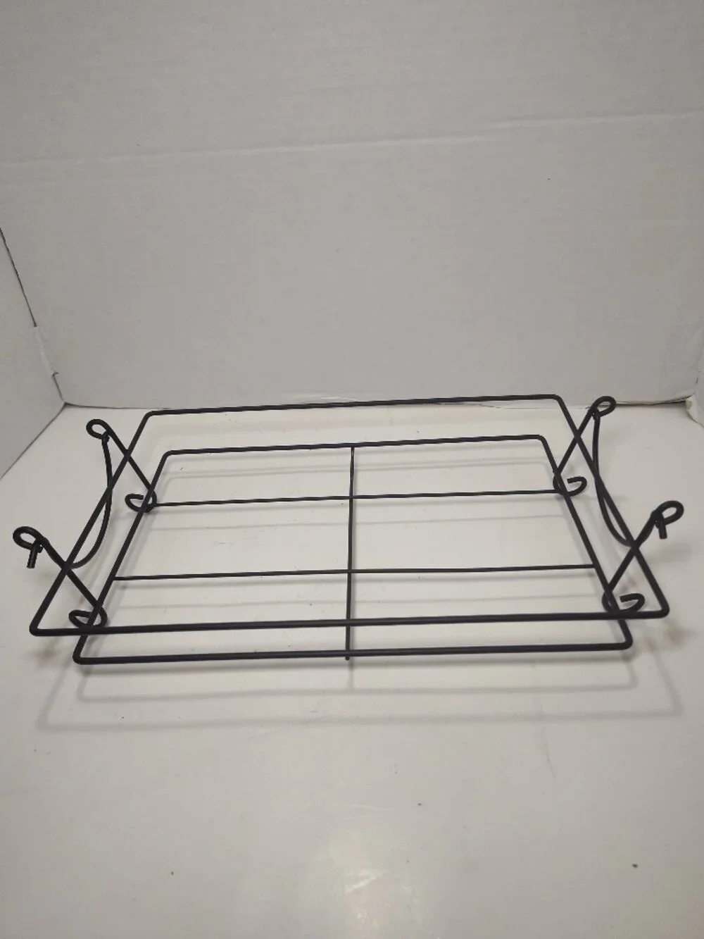 Temp-tations by Tara Rooster 3.5 Qt Casserole Dish with Lid & Metal Rack 15x10
